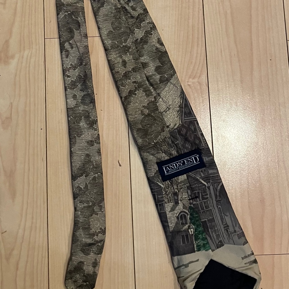 Lands' End Christmas tie - Picture 2 of 4